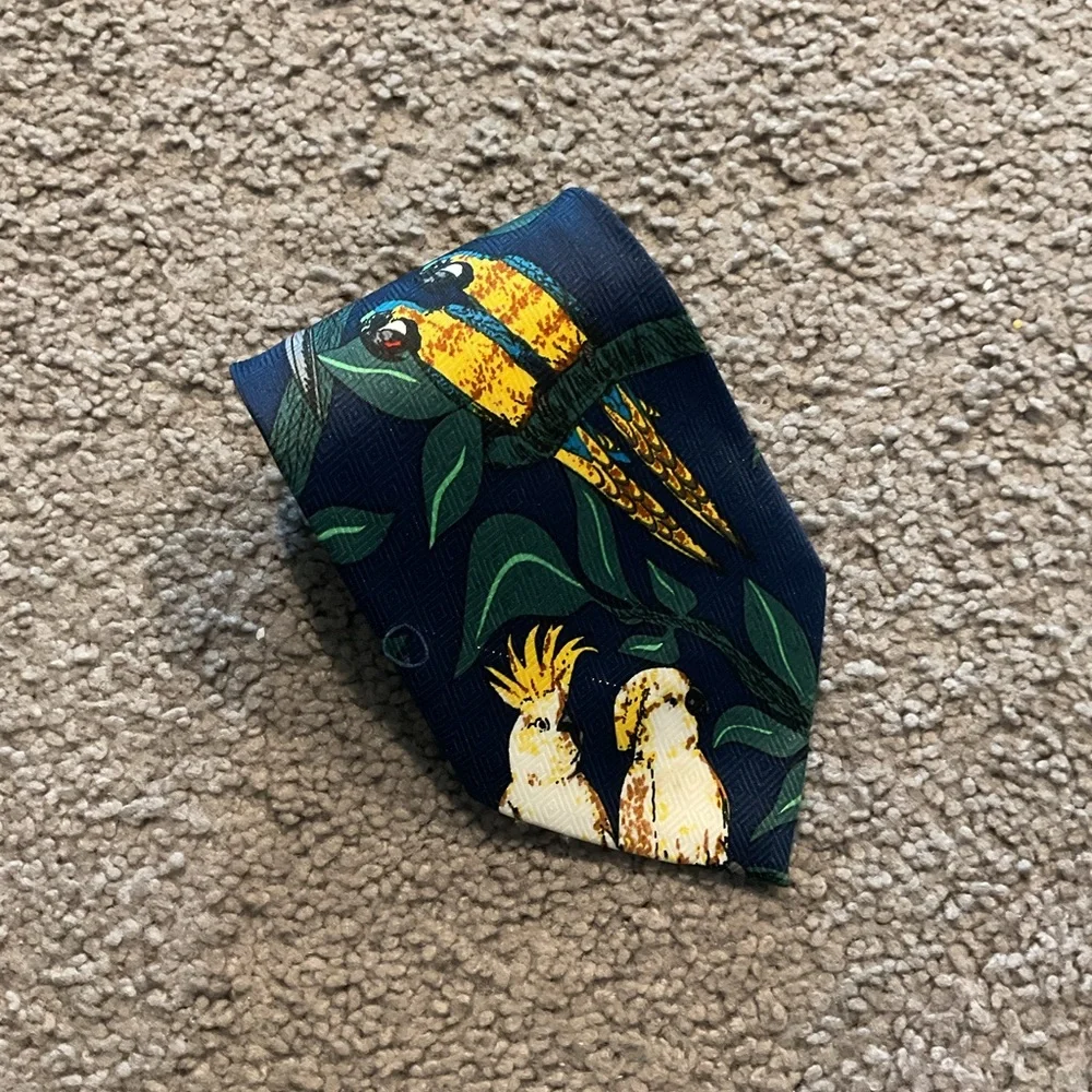 Vintage parrot navy